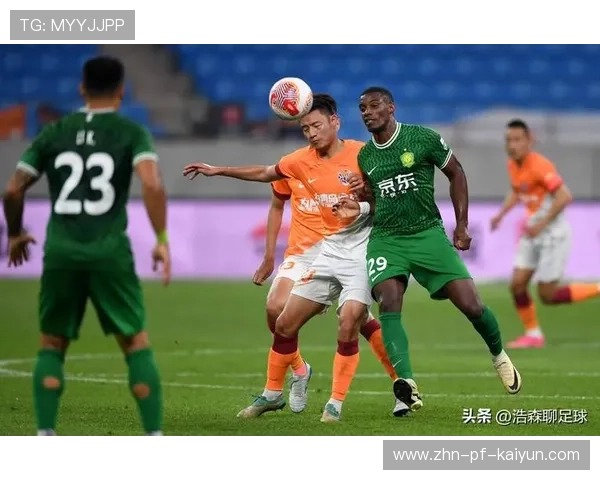 中超球队在赛季末段呈现冲刺态势排名变动频繁，中超阶段比赛